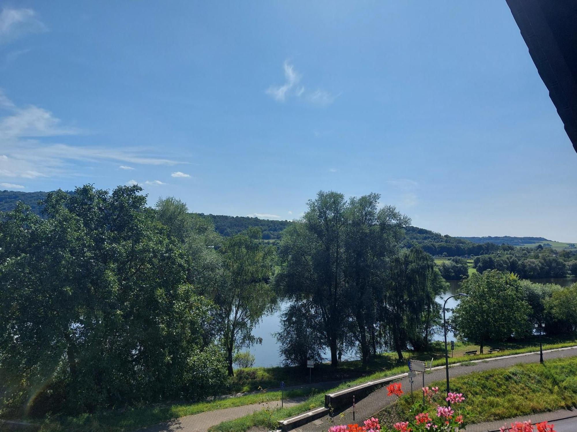 Ferienwohnungen Zum Niederberg Lieser Exterior photo