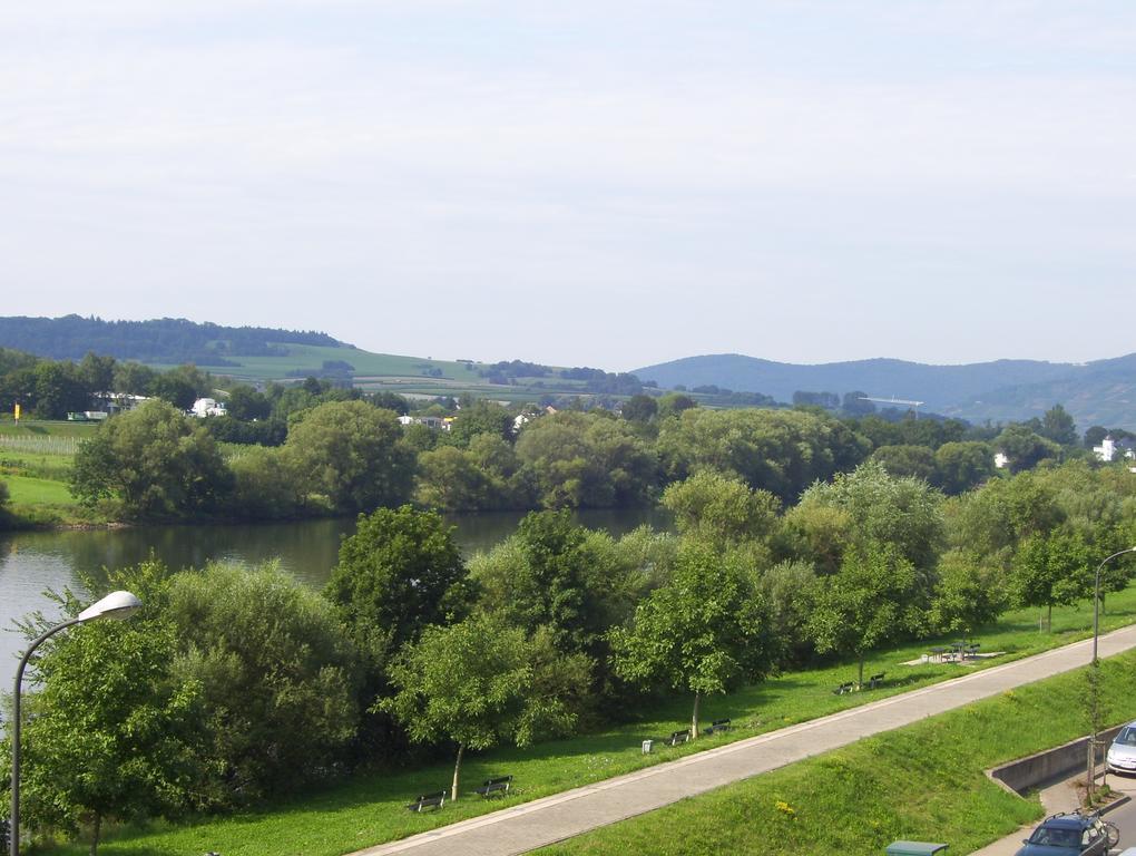 Ferienwohnungen Zum Niederberg Lieser Exterior photo